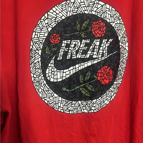 Nike Giannis Rose Freak Tee - Picture 6 of 7